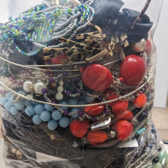 Jewelry Lot 4+ lbs 1146 Wearable Sellable Mystery Lot Free Shipping - Picture 6 of 7